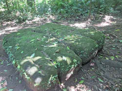 Garra gigante de jaguar, preclásico maya, Yokib' (Piedras Negras), Guatemala.