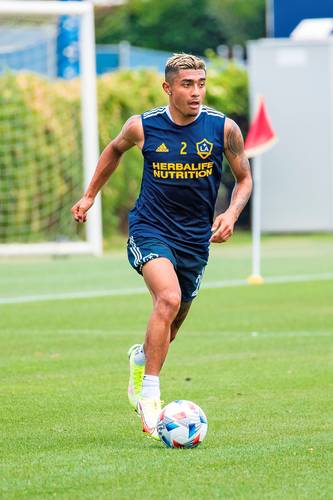 De doble nacionalidad, Araujo ya puede ser integrado al Tri en el proceso rumbo al Mundial de Qatar. Para Marcelino Bernal debería darse la oportunidad a jóvenes en México.