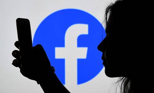 Nuevo traspié en las redes sociales, Facebook reconoce fallas y ofrece disculpas.