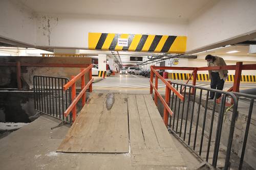 HUNDIMIENTO DE METRO Y MEDIO EN SAN LÁZARO. Debido a los terremotos de hace cuatro años y al del 7 de septiembre de 2021, es evidente el desnivel en el complejo del Palacio Legislativo, obra del arquitecto Pedro Ramírez Vázquez, y que se inauguró hace 40 años.