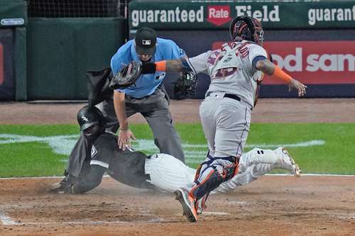 Chicago consiguió expandir la serie divisional que domina Houston por 2-1.