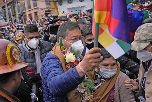 El presidente de Bolivia, Luis Arce, ayer en la manifestación de respaldo a su gobierno en La Paz.