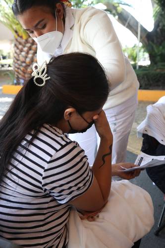 Aplicación de segunda dosis de la vacuna de AstraZeneca a personas de 18 a 29 años en la Ciudad de México.