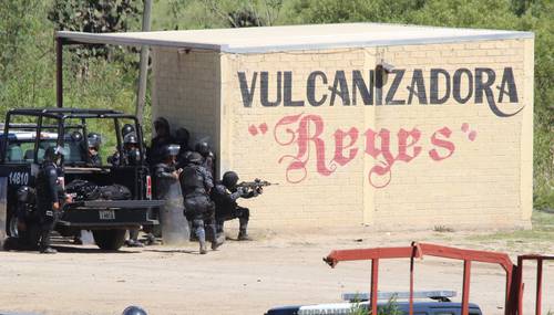 Actuación policiaca contra maestros que mantenían un bloqueo en la carretera de Asunción Nochixtlán, Oaxaca, el 19 de junio de 2016.