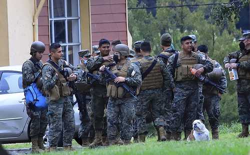 Soldados chilenos desplegados en Temuco, región de la Araucanía.