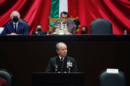 El secretario de Marina, José Rafael Ojeda Durán, asistió a la conmemoración del bicentenario de la Armada de México en la sesión de la Cámara de Diputados. En un hecho sin precedente, Ojeda Durán hizo uso de la máxima tribuna.