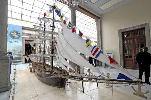 La muestra por los 200 años de la Marina se podrá visitar durante los próximos seis meses en el Castillo de Chapultepec.