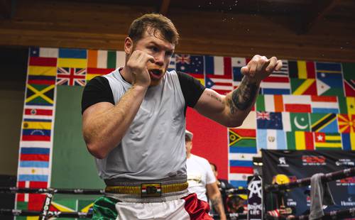 El boxeador tapatío se enfrentará el sábado 6 de noviembre al estadunidense Caleb Plant para tratar de convertirse en el primer púgil en la historia en ganar los cuatro títulos mundiales de peso supermediano.