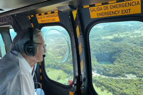 El titular del Ejecutivo federal, Andrés Manuel López Obrador, sobrevoló, por segundo día consecutivo, la ruta del Tren Maya, obra que calificó de espléndida.