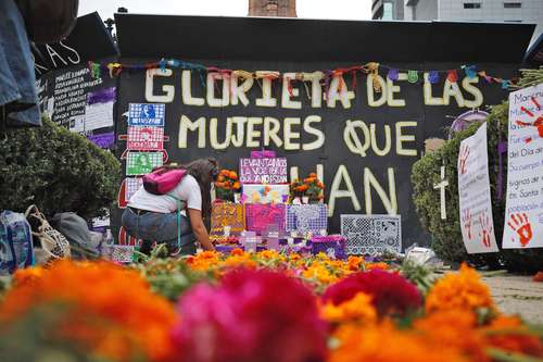 Estas fechas son de protesta por los feminicidios, expresó una de las autoras de la obra.