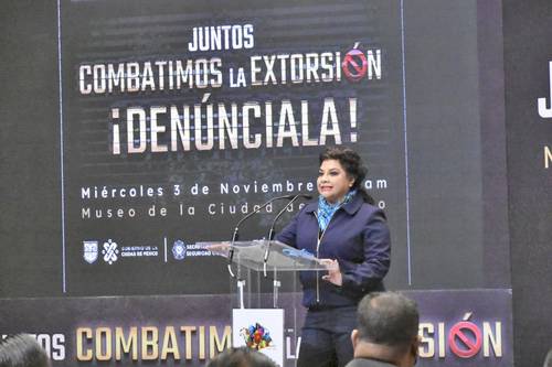 La alcaldesa Clara Brugada Molina inició la campaña Juntos Combatimos la Extorsión, ¡Denúnciala!, cuya finalidad es abatir la incidencia de este delito en la demarcación, ya que causa graves daños a la economía de las víctimas y afecta la tranquilidad de las familias. Ayer empezó a difundirse de forma masiva cómo prevenir, qué hacer y dónde pedir ayuda para denunciar estos casos. A su vez, la fiscal general de Justicia de la Ciudad de México, Ernestina Godoy, llamó a los ciudadanos a sumarse a esta misión, que también cuenta con el respaldo de la Guardia Nacional y la Secretaría de Seguridad y Protección Ciudadana por parte del gobierno federal, así como de la de Seguridad Ciudadana de la capital.