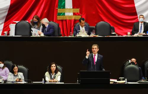 El consejero presidente del INE, Lorenzo Córdova, pidió a los legisladores no recortar el presupuesto para la consulta de revocación de mandato.