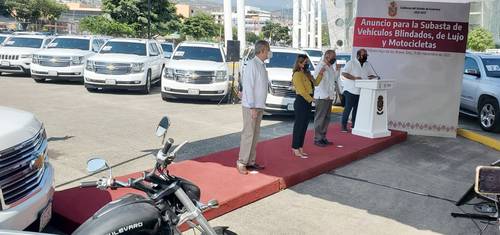 El gobierno de Guerrero, a cargo de Evelyn Salgado Pineda, del partido Morena, puso a subasta 42 vehículos, algunos blindados, adquiridos en la administración de su antecesor, el priísta Héctor Astudillo, a un costo de más de 93 millones de pesos.