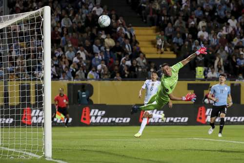 La Albiceleste se llevó el triunfo con un gol de Ángel di María.