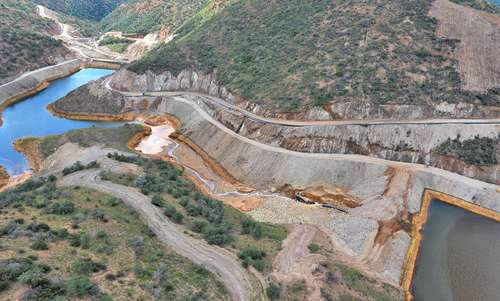Muchas empresas mineras instaladas en México acaparan concesiones de agua. Se trata de un ejemplo más de la estructura oligopólica que impera en el país.