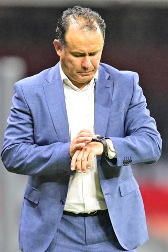 Todos quieren destrozar al entrenador Juan Reynoso, pero no es el único responsable de que La Máquina perdiera, según el ex auxiliar técnico azul Rubén Matturano.