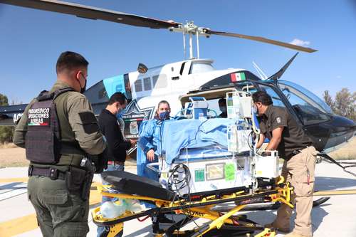 Una bebé de nombre Valentina sufrió quemaduras de segundo y tercer grados en 30 por ciento de su cuerpo, presuntamente debido a que la incubadora en la que se encontraba en el área de neonatales de la clínica 2 del IMSS de Aguascalientes sufrió un corto circuito; la menor, con cinco días de nacida, fue trasladada al hospital de especialidades de Niños Quemados en Guadalajara, Jalisco.