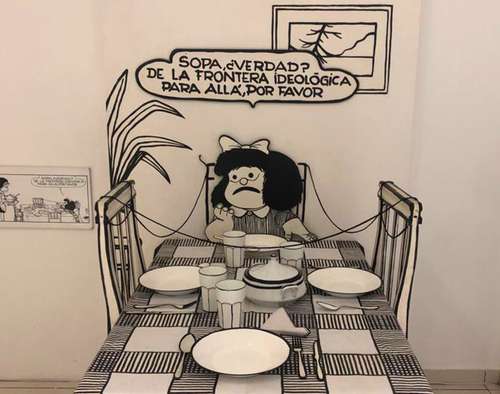 Imagen en 3D del famoso personaje de Quino que forma parte de la instalación en Paseo Interlomas.