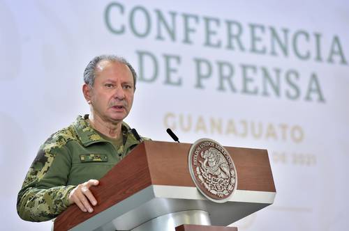 José Rafael Ojeda Durán, titular de Semar, durante la conferencia ayer en Irapuato.