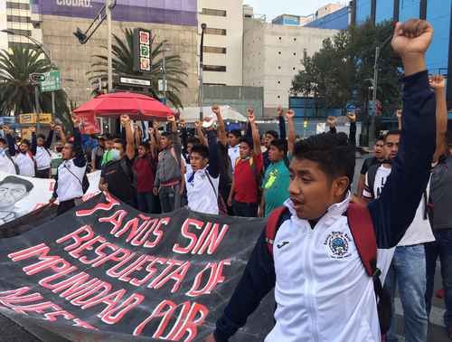 A 86 meses de la desaparición de los 43 estudiantes de Ayotzinapa, padres y familiares marcharon ayer del Ángel de la Independencia al Hemiciclo a Juárez en demanda de justicia.