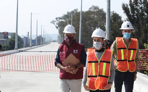 En Santa Cruz Meyehualco, la jefa de Gobierno supervisó obras en los puentes del trolebús.