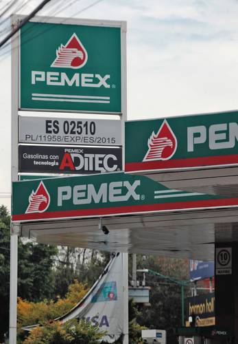 Petróleos Mexicanos reportó que en octubre el valor por la comercialización de sus productos fue de 65 mil 745 millones de pesos, un crecimiento de 72.4 por ciento.