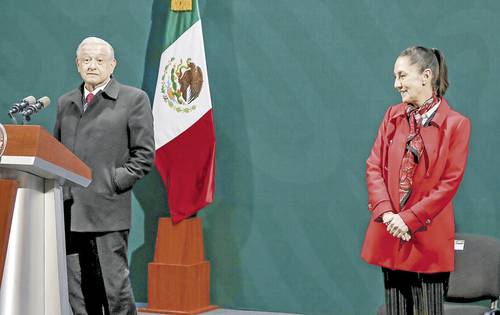 El presidente Andrés Manuel López Obrador acudió a la presentación del informe sobre seguridad que ofreció la jefa de Gobierno, Claudia Sheinbaum.