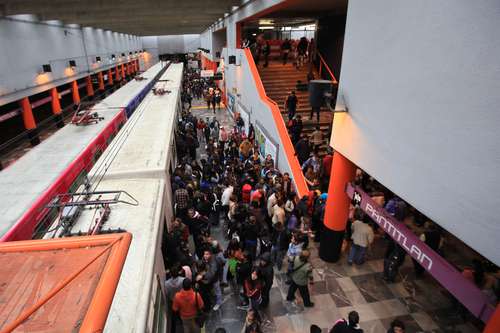 La Jornada - Por rehabilitación, línea 1 del Metro cerrará de Pantitlán a  Salto del Agua