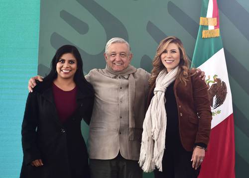 El mandatario estuvo ayer en BC acompañado de la gobernadora Marina del Pilar Ávila (derecha) y de la alcaldesa de Tijuana, Montserrat Caballero Ramírez.
