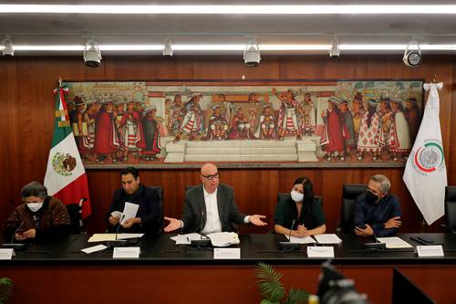 Beatriz Paredes, Eduardo Ramírez, Dante Delgado, Indira de Jesús Rosales y Miguel A. Mancera, en conferencia del pasado martes, fijaron postura sobre el caso de José Manuel del Río.