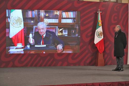 El Presidente muestra el registro de su temperatura y de oxigenación en videollamada a la mañanera de ayer, que encabezó el secretario de Gobernación, Adán Augusto López.