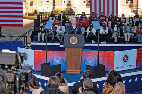 El presidente Joe Biden habló ayer en la Universidad de Atlanta acerca de proyectos de ley sobre el derecho a sufragar. Georgia votó por los demócratas por primera vez en casi 30 años en las elecciones de 2020.