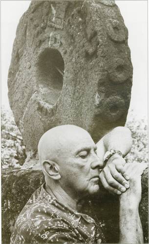  El poeta tabasqueño captado en 1965 en Tepoztlán. Foto del libro Iconografía