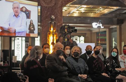  El mandatario se enlazó a la ceremonia conmemorativa y compartió sus vivencias al lado del escritor y político. Foto Cristina Rodríguez