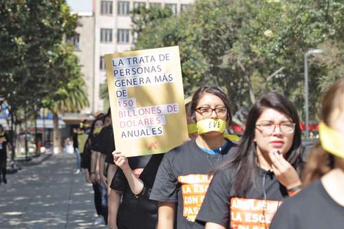 Caminata contra la esclavitud y la trata de personas en el Monumento a la Revolución en la CDMX. Imagen de archivo.