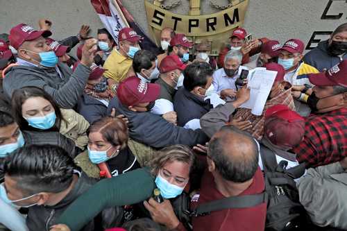 El 31 de enero se llevará a cabo la votación para elegir a la nueva dirigencia del STPRM. En la imagen, el registro de César Pecero, uno de los aspirantes.