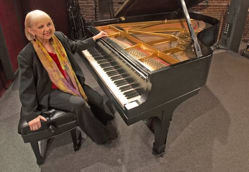 La también directora de orquesta participó en la grabación de más de 100 discos en sus 60 años de trayectoria.