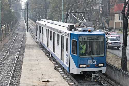 El Tren Ligero de la Ciudad de México reanuda hoy su servicio en el tramo Huipulco-Xochimilco, tras concluir los trabajos de modernización del sistema eléctrico, así como el remplazo y ajuste del sistema de péndolas y ménsulas. Las estaciones estuvieron cerradas para renovar el cableado durante ocho fines de semana entre noviembre de 2021 y enero de 2022.