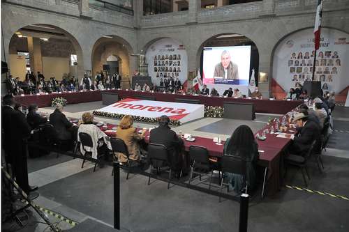 Octava reunión plenaria de senadores de Morena realizada en la sede de Xicoténcatl.