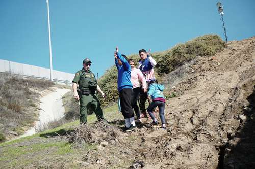 US and Mexico fail to fulfill promise to women seeking asylum: specialists Photo