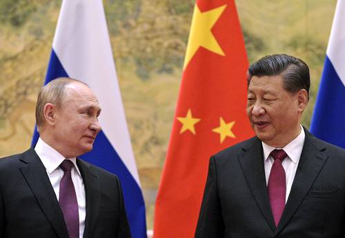 El mandatario ruso, Vladimir Putin, fue recibido ayer en la Residencia de Huéspedes de Estado de Diaoyutai, Pekín, donde sostuvo conversaciones sobre política y de comercio con su homólogo chino, Xi Jinping. El líder moscovita asistió a la inauguración de los Juegos Olímpicos de Invierno.