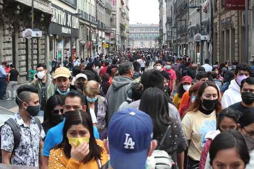 Con pandemia, el trajín en el primer cuadro es el mismo cada fin de semana.