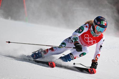 La mexicana Sarah Schleper durante su participación en el Centro de Ski Alpino Yanqing.