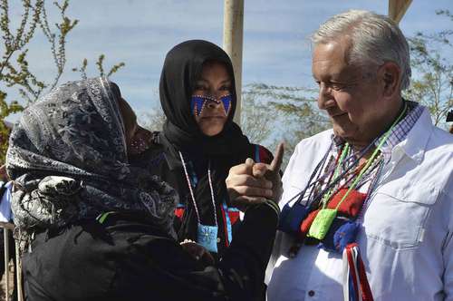 El titular del Ejecutivo federal, Andrés Manuel López Obrador, se reunió ayer con autoridades del pueblo seri en la localidad Punta Chueca, en Sonora.