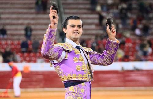 Diego Sánchez tuvo una tarde triunfal ayer en la plaza México.