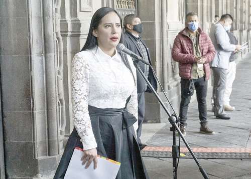 La alcaldesa de Cuauhtémoc, Sandra Cuevas, a su salida de una reunión en el Antiguo Palacio del Ayuntamiento.