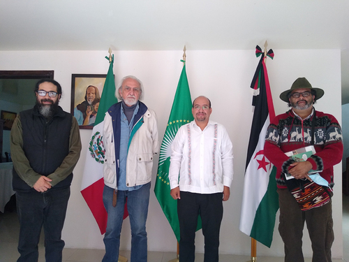 Parte del equipo de La Jornada del Campo con el Mtro. Mojtar Leboihi Emboiric, Ministro Consejero Encargado de Negocios, de Embajada en México de la República Árabe Saharaui Democrática.  Diana Luna Salazar