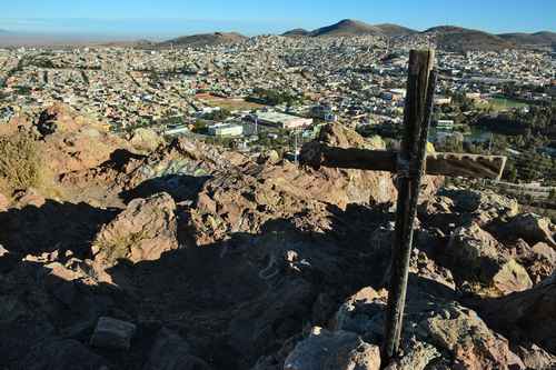 Una parte de la reserva natural del Cerro del Padre, en Zacatecas, fue puesta a la venta a través de redes sociales por Martha Ramírez Gallegos, ex presidenta de la Asociación Mexicana de Profesionales Inmobiliarios AC.