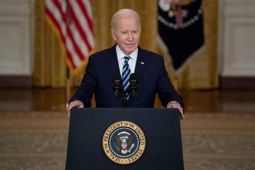 El presidente de Estados Unidos, Joe Biden, anunció sanciones que impactarán a largo plazo a Rusia y amagó con aplicar represalias más severas. “Putin será un paria en la escena mundial”, sostuvo. Foto Afp