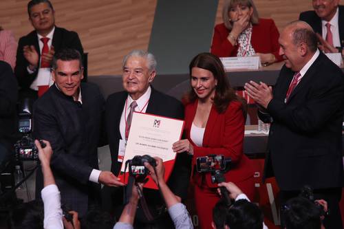 Alito reproaches ingratitude of former PRI members for diplomatic positions in the government Photo